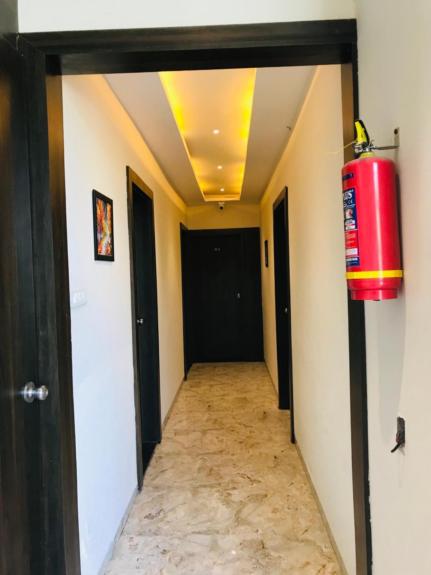 Hotel Divine Индаур Экстерьер фото